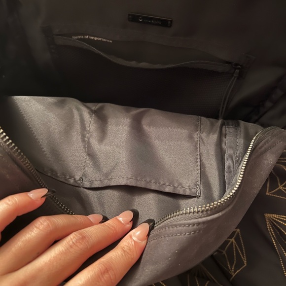 Lululemon Now and always backpack *18L ***RARE*** - Picture 5 of 5